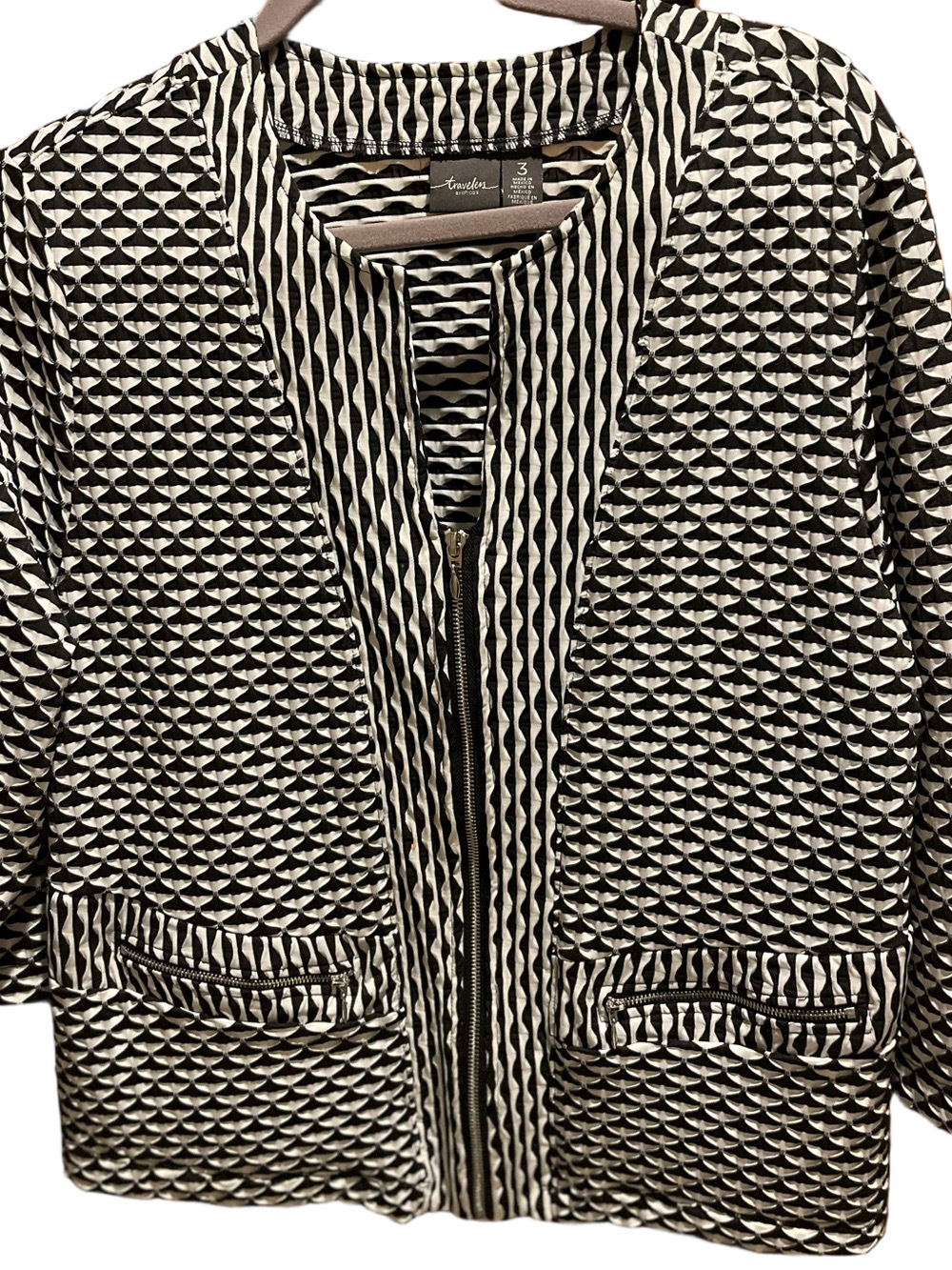 05. WOMENS CHICO’S TRAVELERS 3/XL DETAIL JACKET